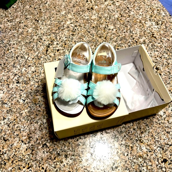 Girls green and yellow sandals - Picture 1 of 2